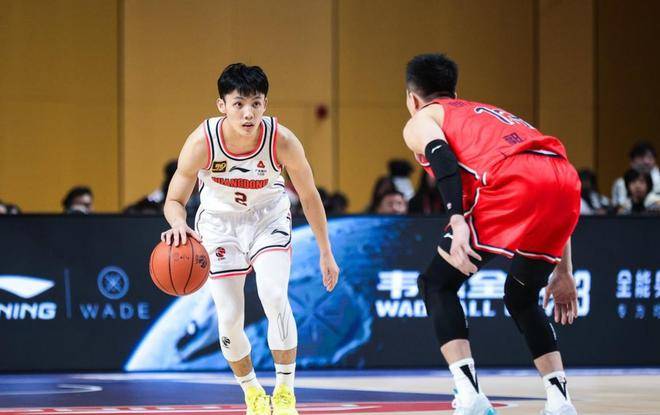 格拉茨主场惊险胜利，球员自信心大增的简单介绍