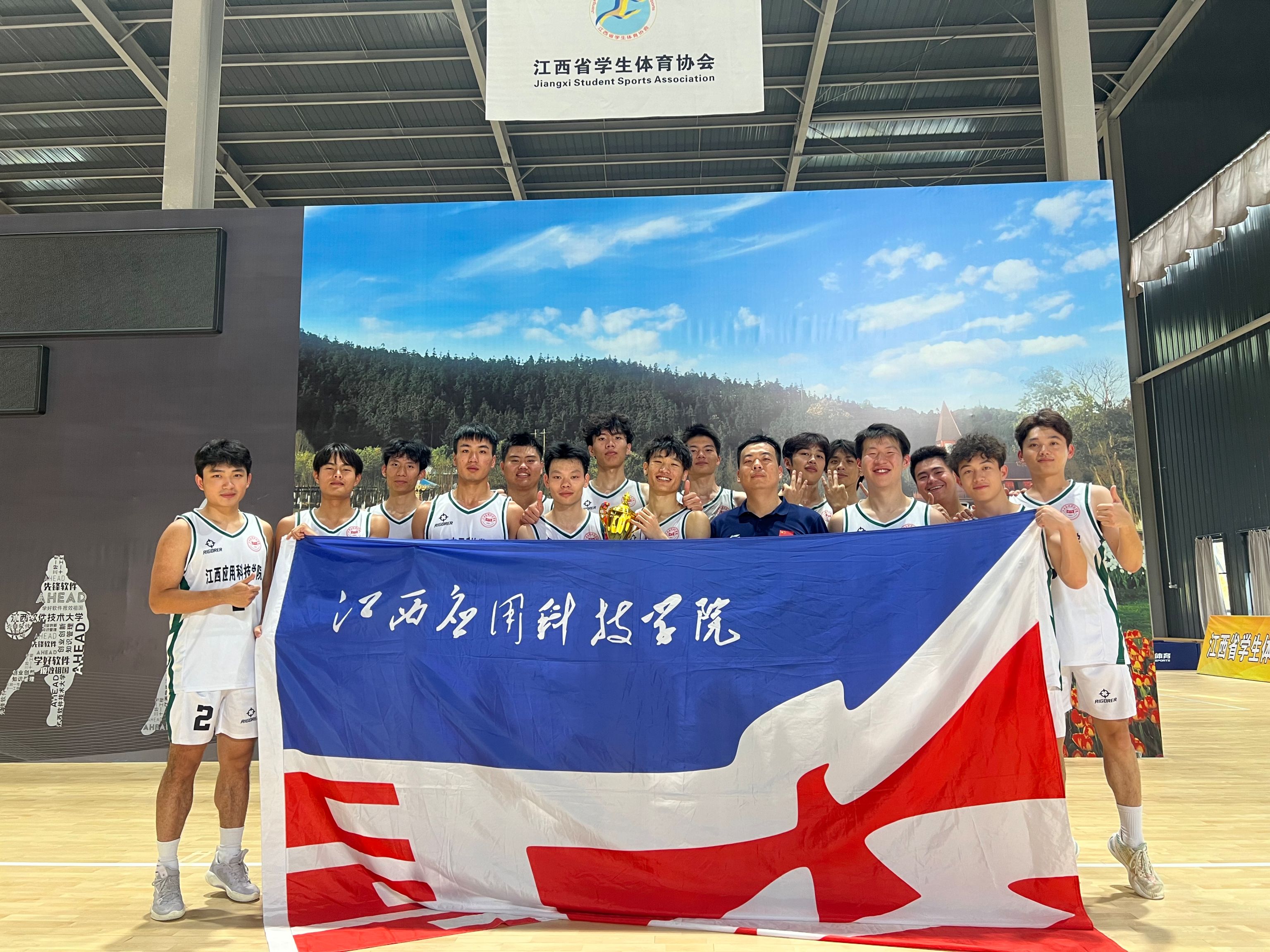 江西队大比分胜出,队员欢欣鼓舞 江西队大比分胜出,队员欢欣鼓舞