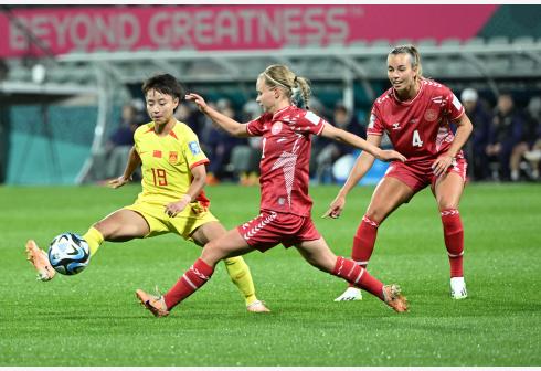 比利时队赢得与丹麦队的紧张对决,成功晋级 比利时队赢得与丹麦队的紧张对决,成功晋级