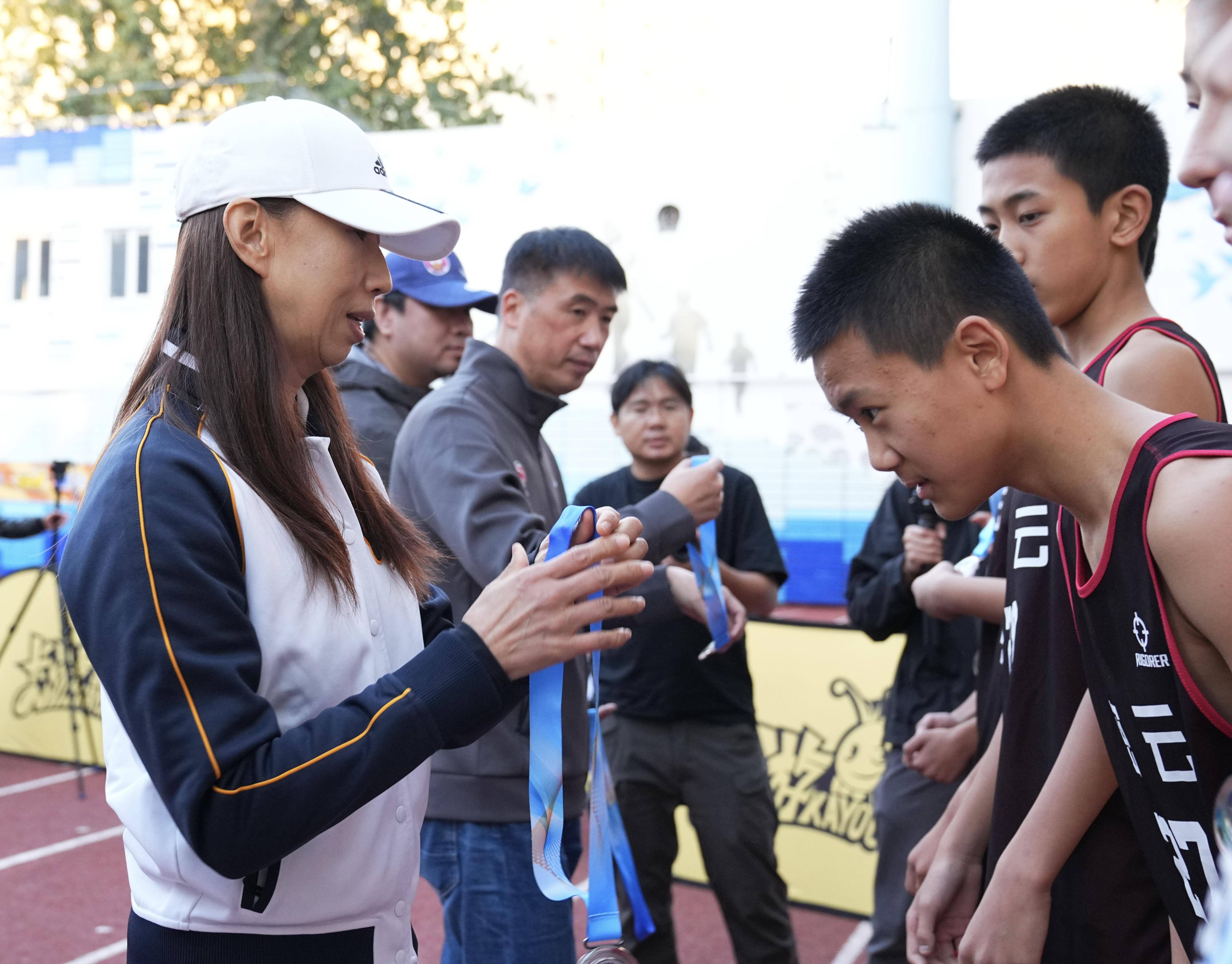 关于篮球名宿组建篮球学院,培养未来球星的信息 关于篮球名宿组建篮球学院,培养未来球星的信息