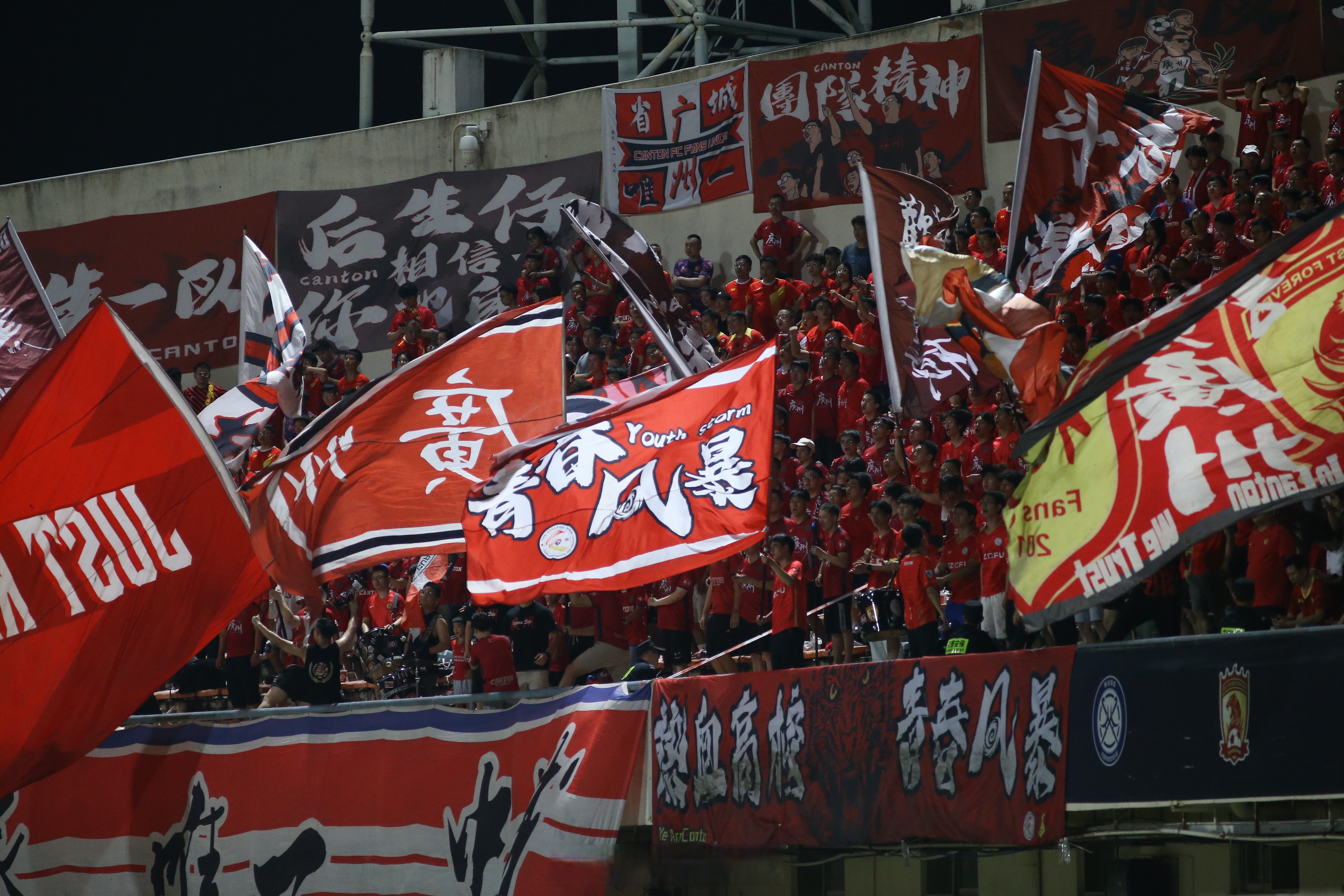 队内氛围融洽,球队士气高涨备战下轮比赛的简单介绍 队内氛围融洽,球队士气高涨备战下轮比赛的简单介绍