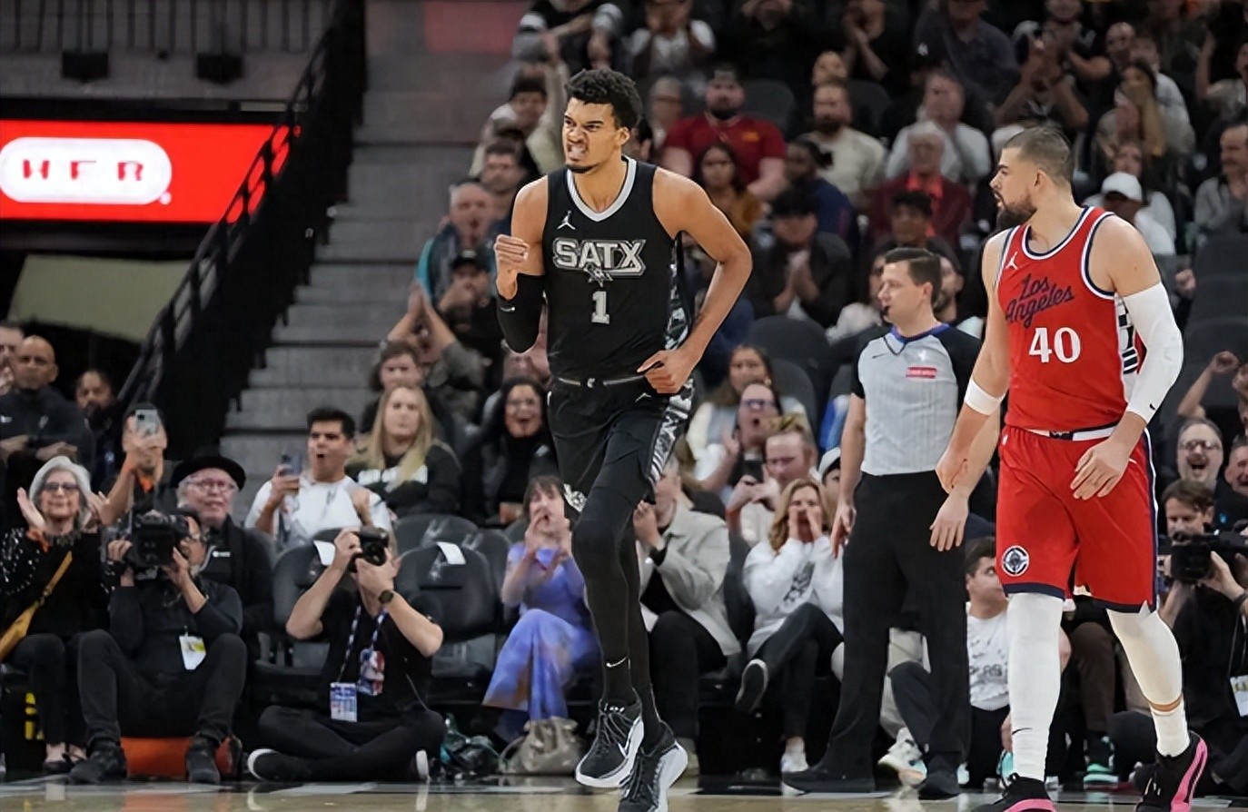 包含马刺队老将意外伤停，球队紧急寻求替补的词条