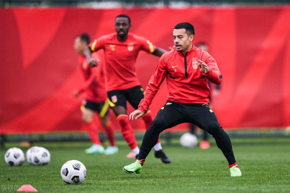 瑞典国足在欧冠预选赛中踢出好成绩 瑞典国足在欧冠预选赛中踢出好成绩