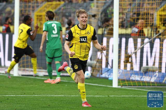 关于风起云涌：门兴格拉德巴赫险胜争冠对手沙尔克的信息