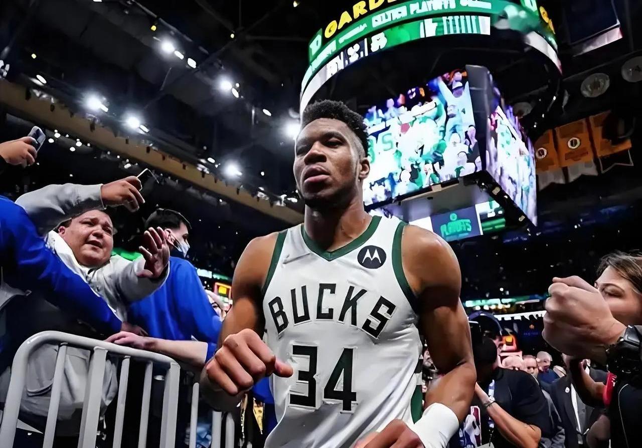 包含雄鹿中锋恢复状态有望带领球队取得更好成绩的词条