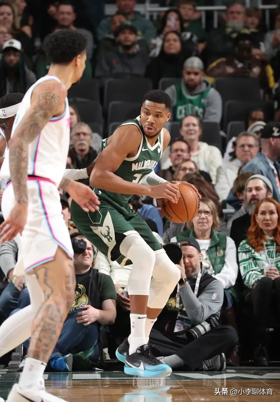 包含雄鹿中锋恢复状态有望带领球队取得更好成绩的词条