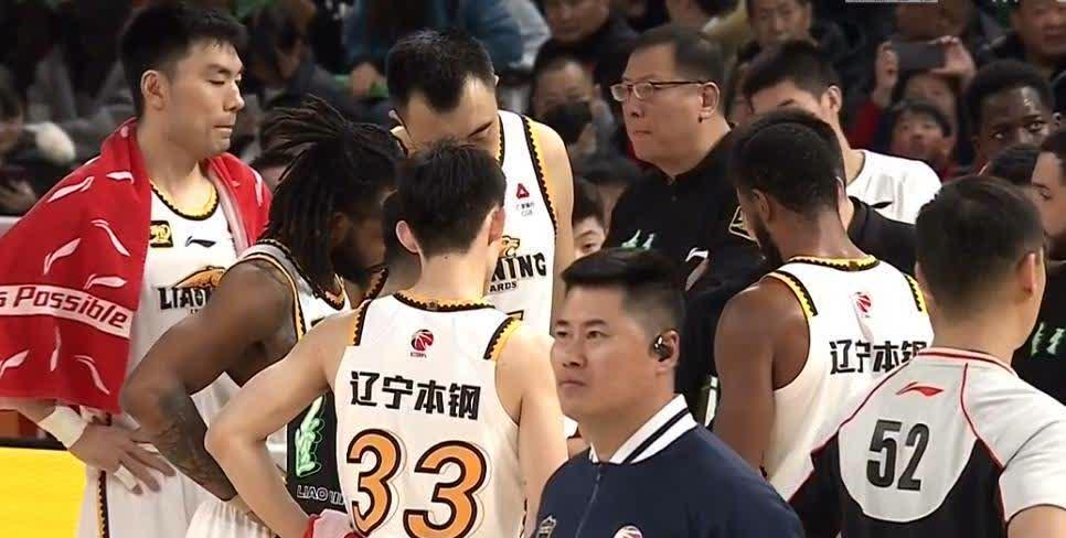 硝烟弥漫的赛场,各路球队齐聚一堂的简单介绍 硝烟弥漫的赛场,各路球队齐聚一堂的简单介绍