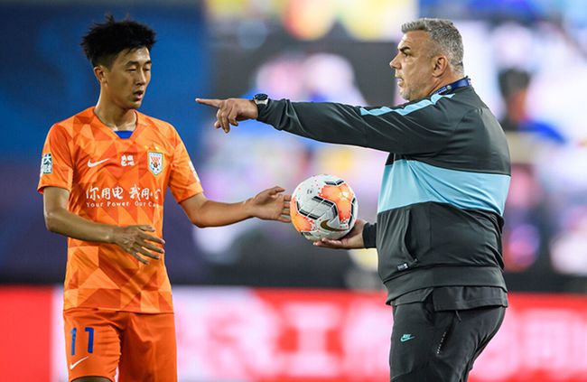 苏宁主场鏖战平局,与山东鲁能握手言和的简单介绍 苏宁主场鏖战平局,与山东鲁能握手言和的简单介绍