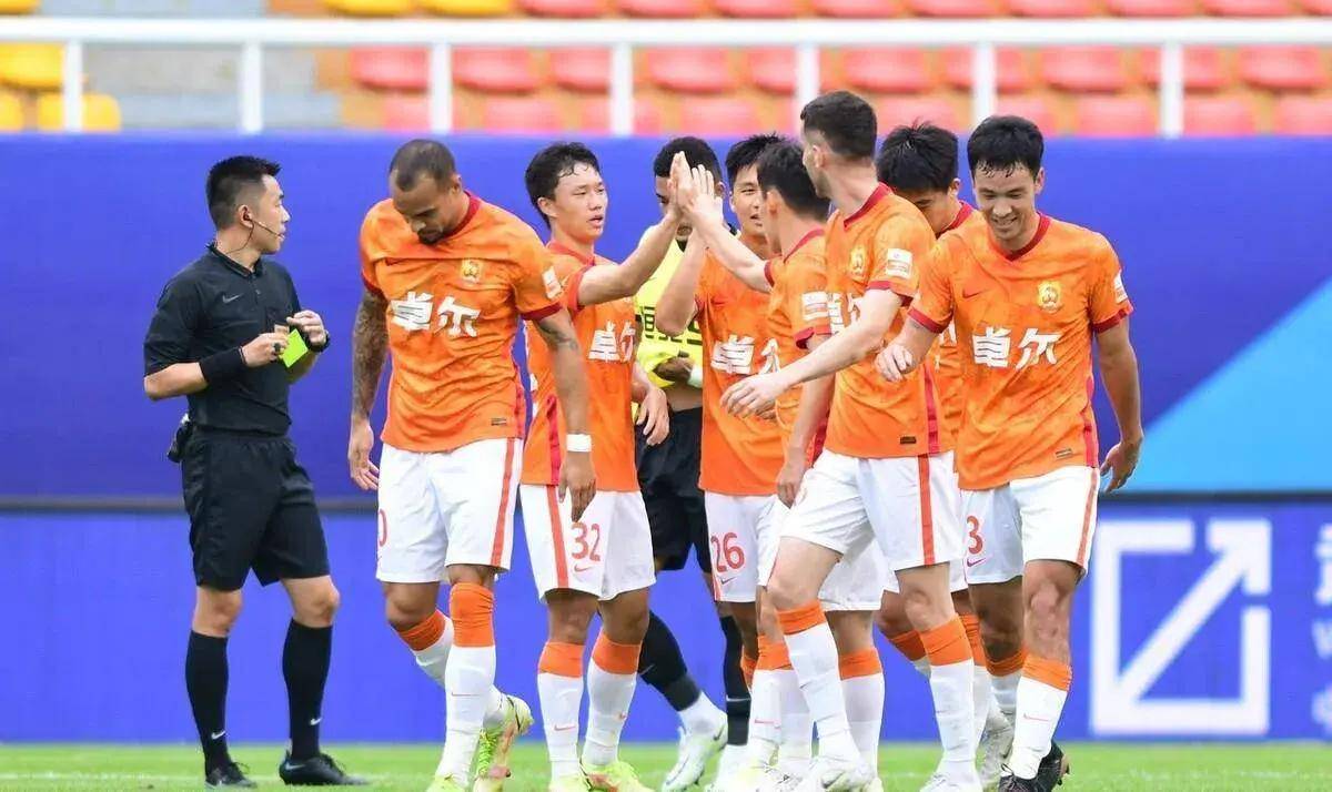 苏宁主场鏖战平局,与山东鲁能握手言和的简单介绍 苏宁主场鏖战平局,与山东鲁能握手言和的简单介绍