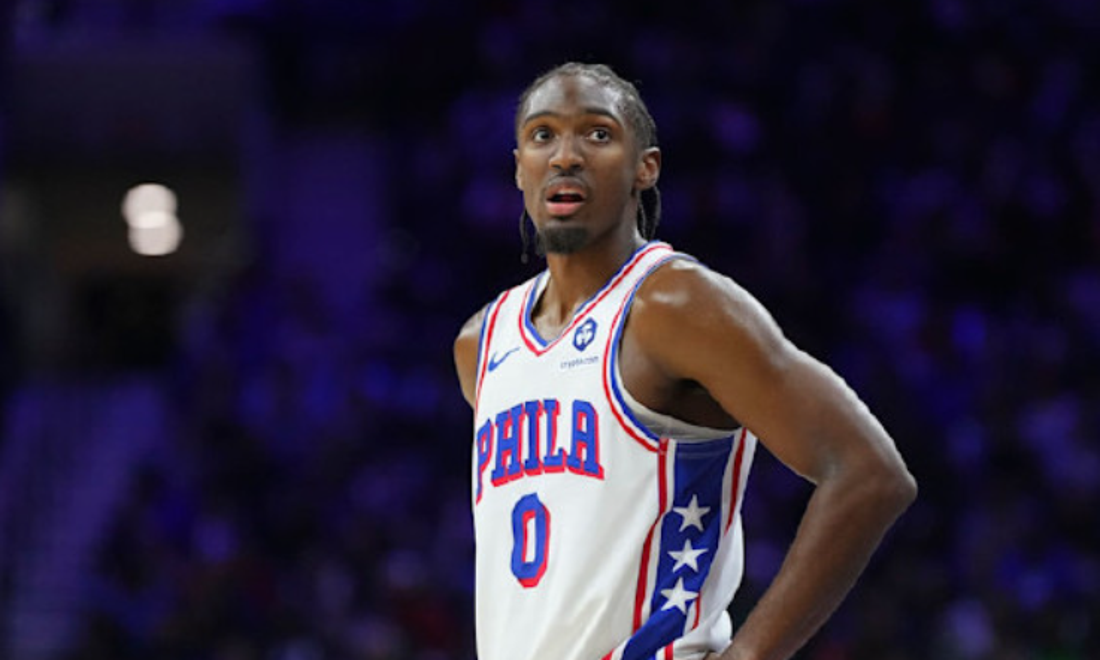 包含魔术后卫疑似伤退：球队备战或受到影响的词条