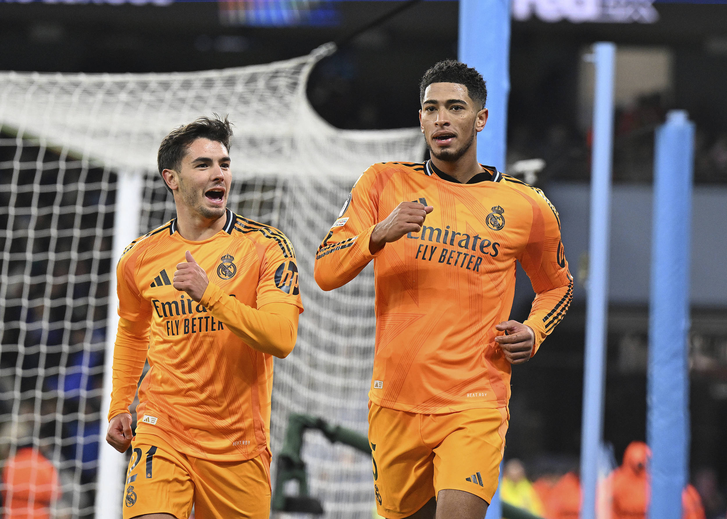 关于曼联和皇马谁更有希望晋级欧冠决赛?的信息 关于曼联和皇马谁更有希望晋级欧冠决赛?的信息