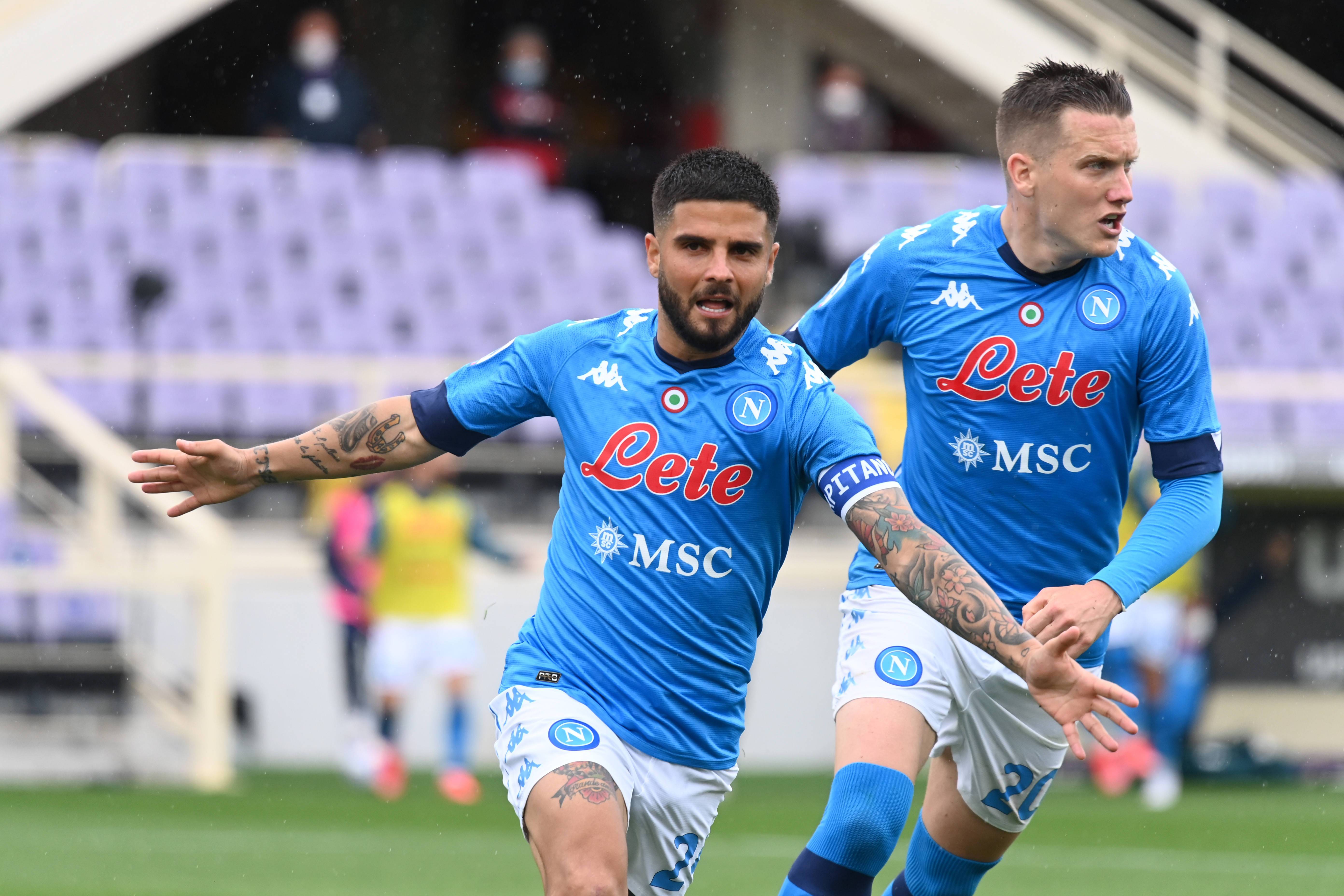 关于那不勒斯球员表现出色，助球队升至积分榜首的信息