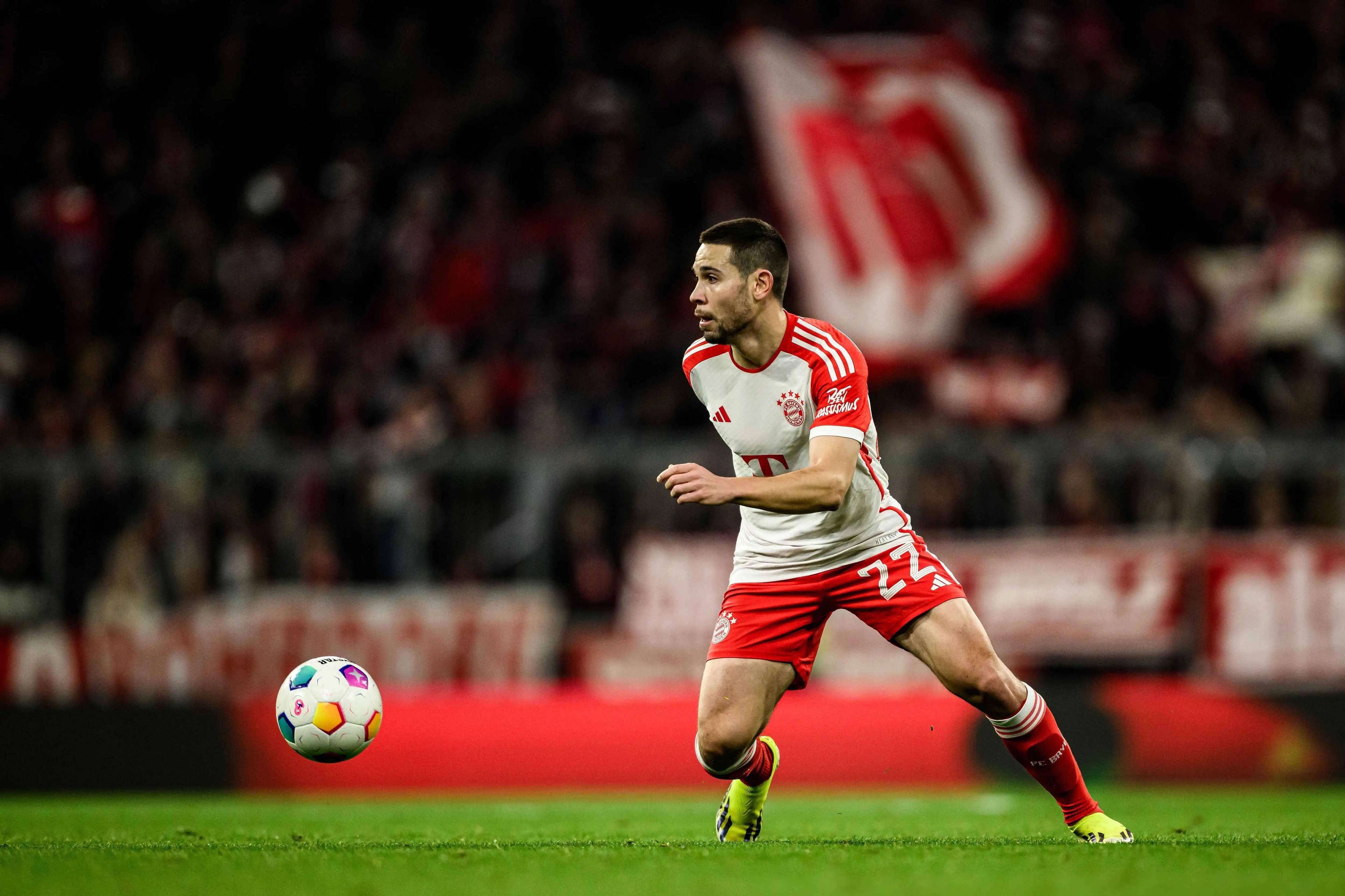 关于拜仁慕尼黑球员庆祝进球狂欢的信息